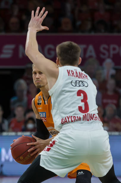 赛场上一直 赛场上一直